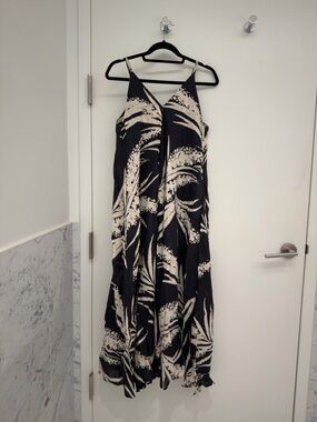 COS Black and Cream Printed Maxi Dress size 6 Ready To Ship